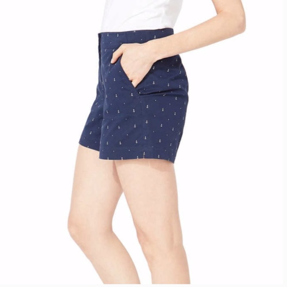 Brand new Nautica Women Short size 10